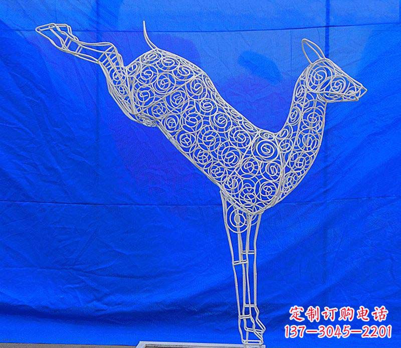 昆明中领雕塑梅花鹿不锈钢镂空雕塑