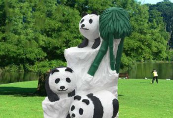 昆明公园大熊猫雕塑