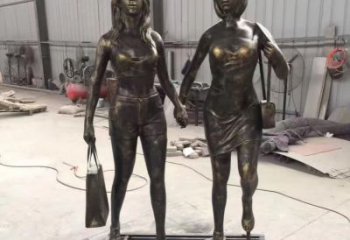 昆明铜雕女人唤醒美好回忆