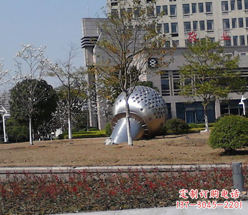 昆明传统话筒雕塑,融合现代美学设计