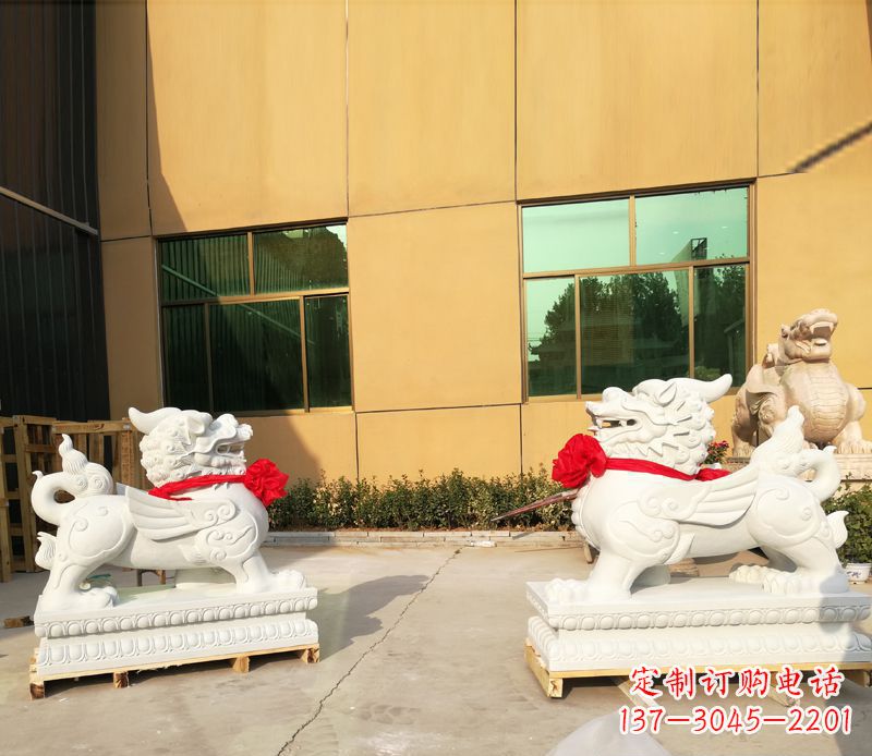 昆明汉白玉立式貔貅门口招财石雕