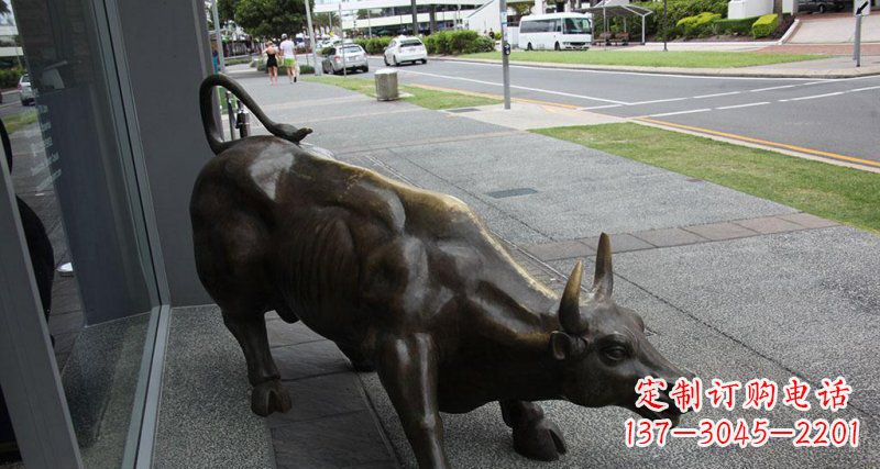 昆明街边牛动物铜雕