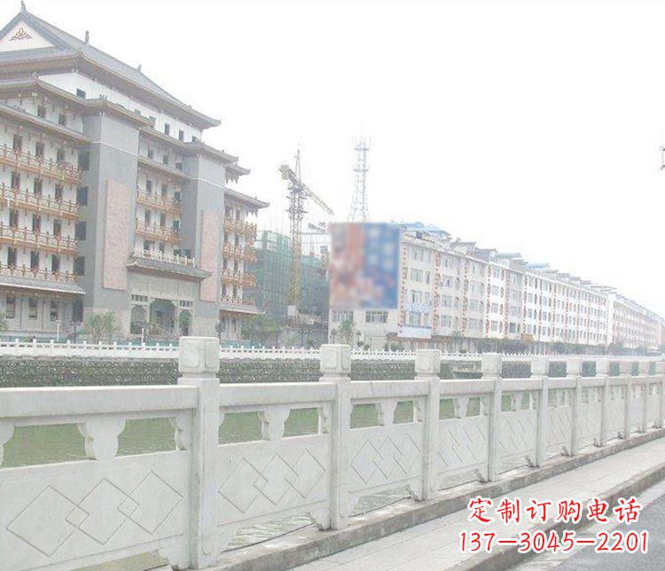 昆明流光溢彩的大理石栏板石雕