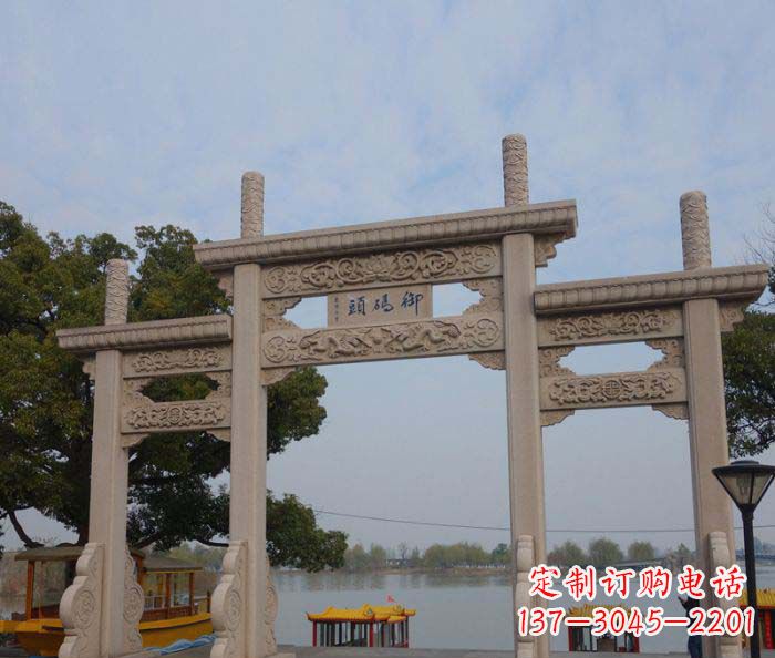 昆明景区三门古典牌坊石雕