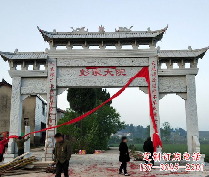 昆明中领雕塑：牌坊石雕精美纷呈