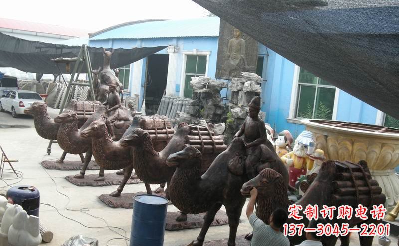 昆明骆驼公园动物铜雕魅力无限