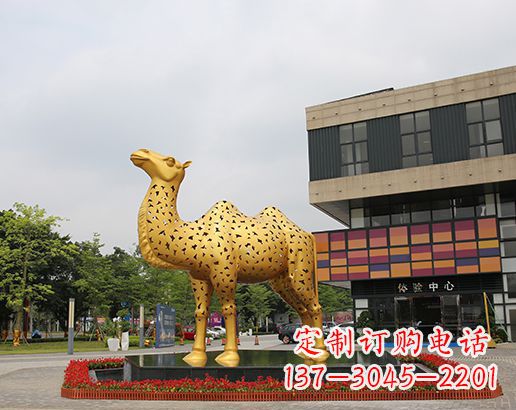 昆明闪亮可爱的不锈钢骆驼雕塑