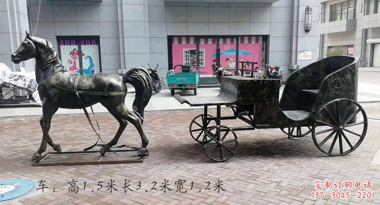 昆明古典马车雕塑,精致传承礼仪之魂