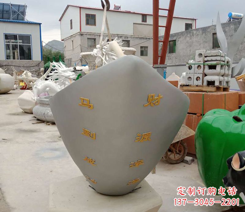 昆明精美元宝雕塑,马到成功!