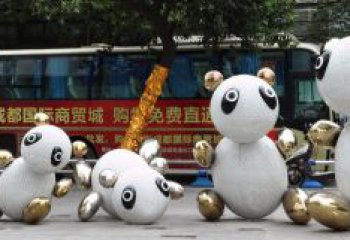 昆明中领雕塑：优雅的不锈钢抽象熊猫雕塑
