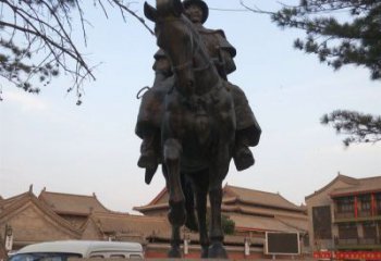 昆明雕刻精美的蒙古人骑马铜雕