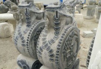 昆明古韵深远，金蟾抱鼓石仿古门墩雕塑