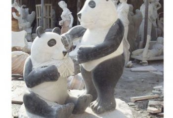 昆明母子熊猫石雕，传达真挚的亲情
