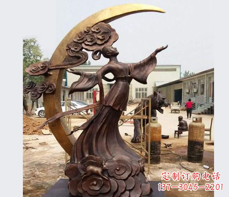 昆明中领雕塑:精美嫦娥月亮铜雕