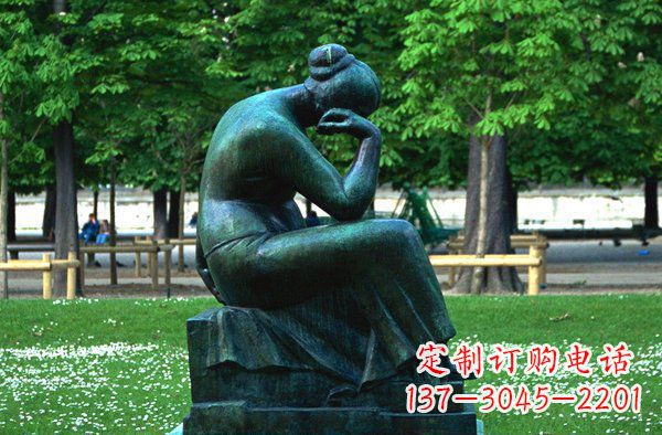 昆明思考的女人青铜人物铜雕