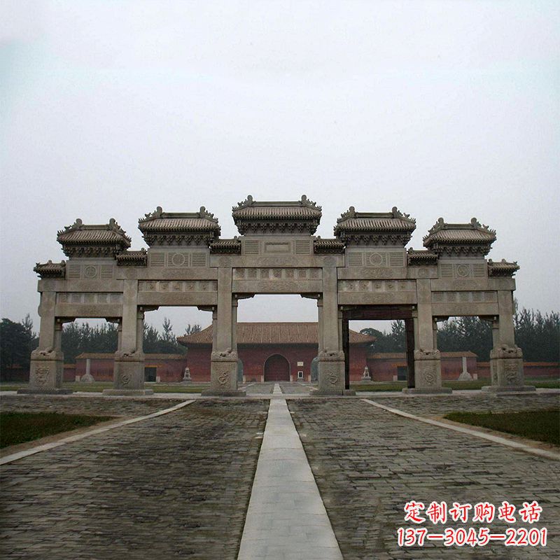 昆明寺院五门石牌楼