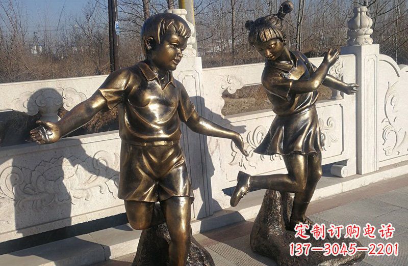 昆明踢毽子的儿童铜雕 (2)