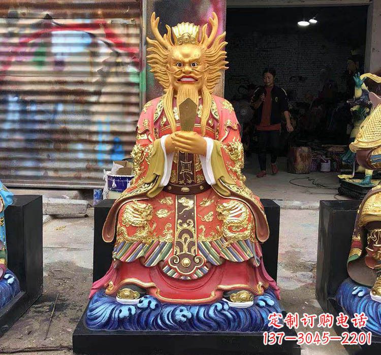 昆明铜雕彩绘坐式龙王