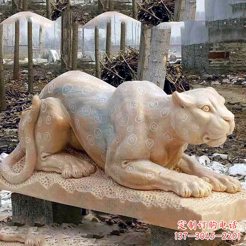 昆明晚霞红金钱豹石雕-公园园林草坪动物雕塑