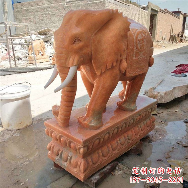 昆明晚霞红石雕大象