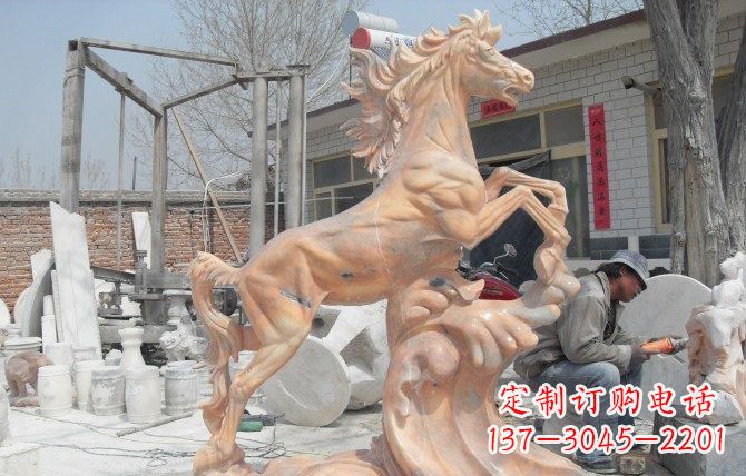 昆明晚霞红踏浪奔马石雕222