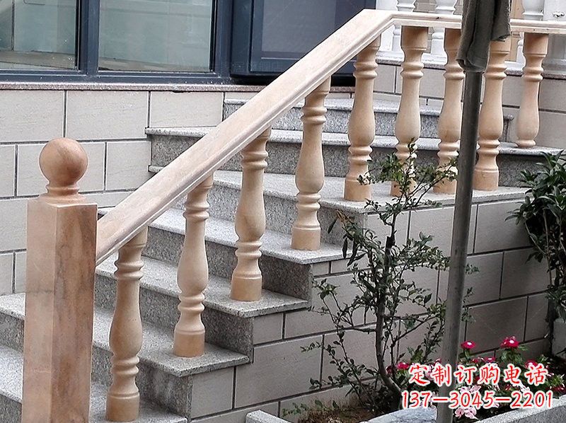 昆明晚霞红小区栏杆石雕