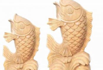 昆明晚霞红石喷水鲤鱼雕塑，灵动悠扬