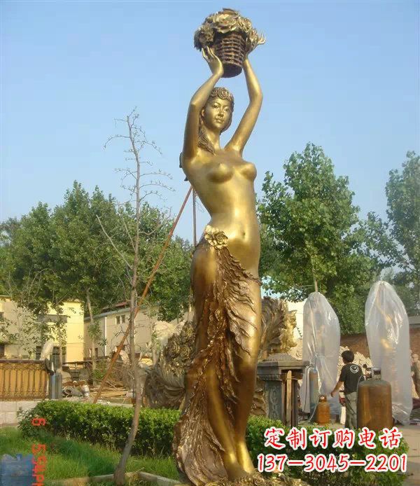 昆明西方美女公园人物铜雕 (2)