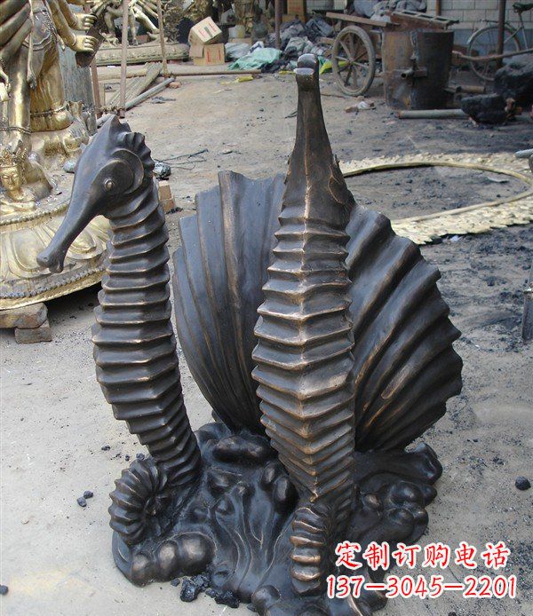 昆明小区动物海马铜雕