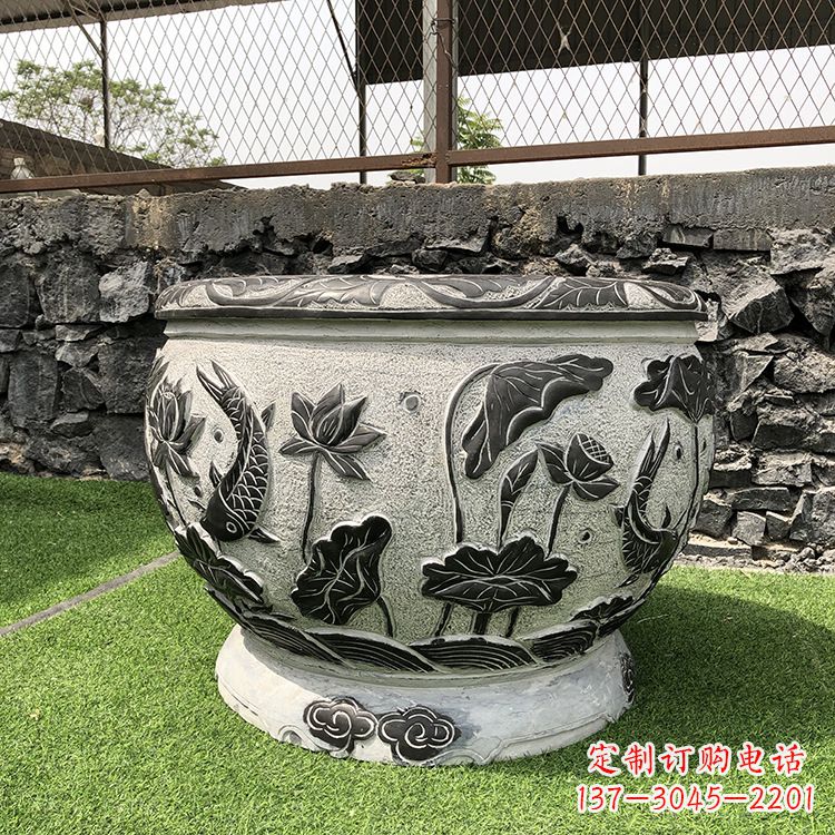 昆明鱼纹水缸石雕