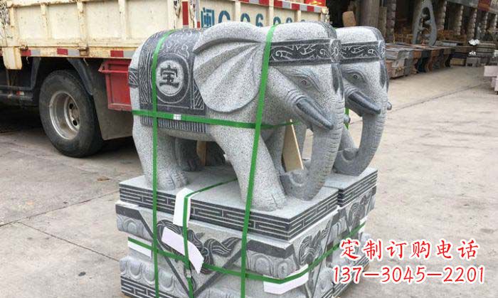 昆明招财进宝芝麻灰大象石雕