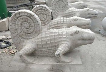 昆明园林水池水景鳄鱼砂岩喷水雕塑